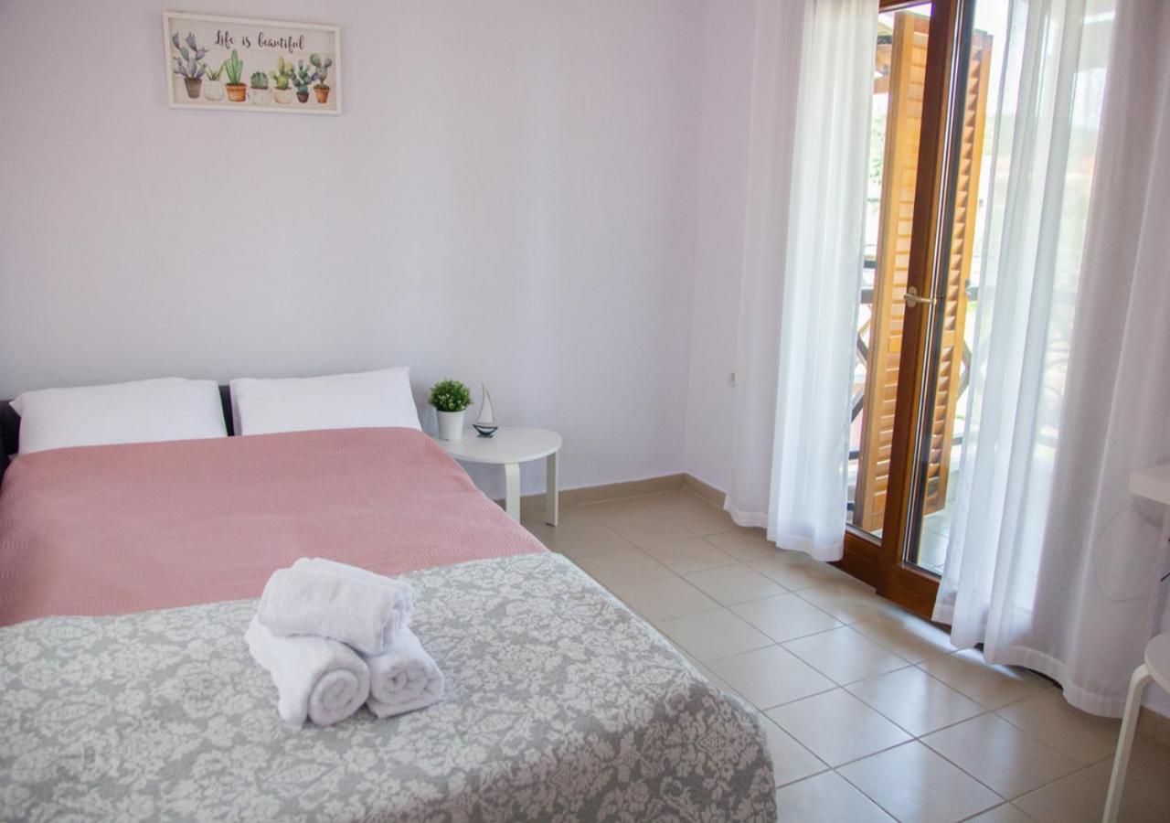 Beachfront Stylish Maisonette In อิเอริสโซส ภายนอก รูปภาพ