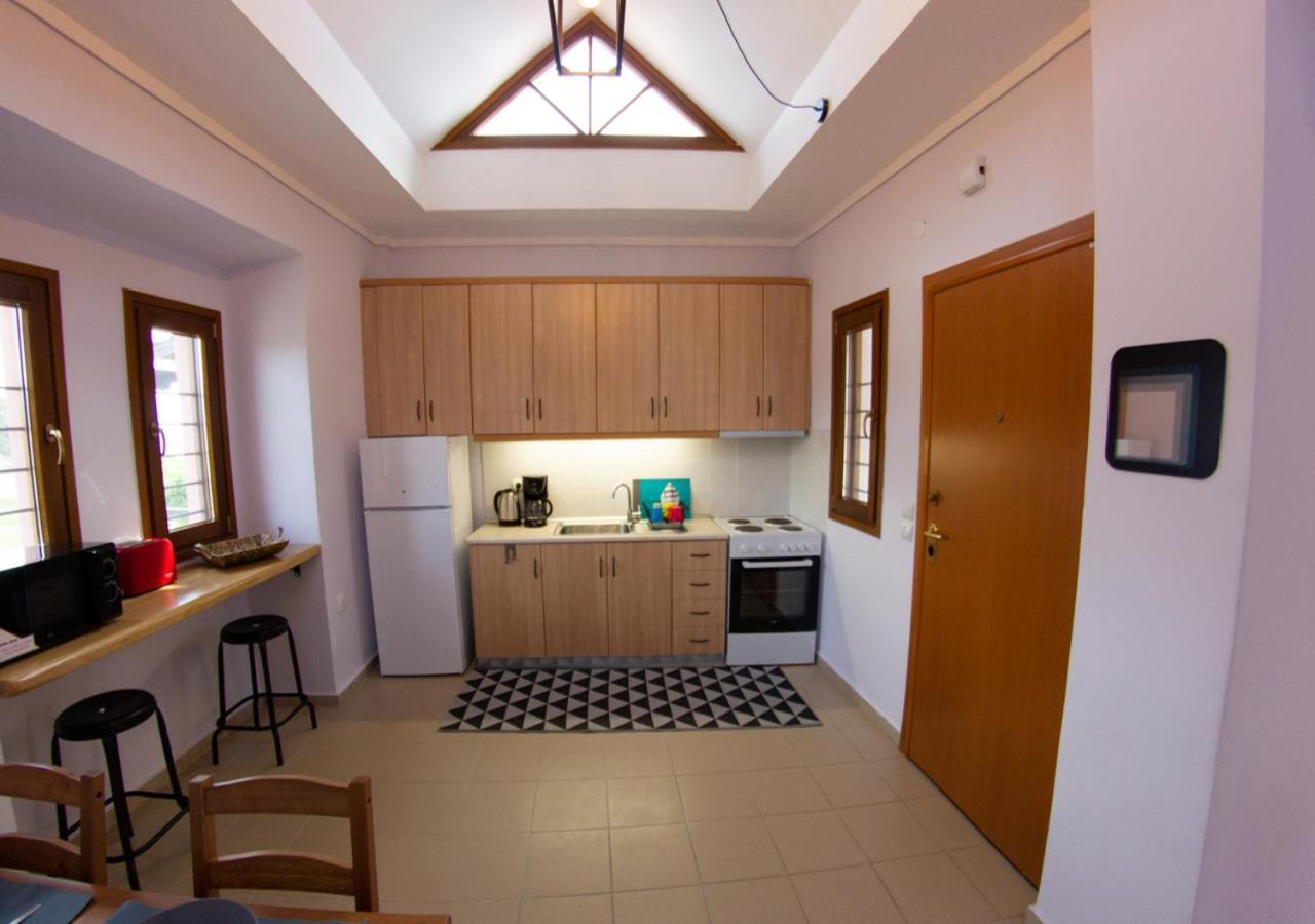 Beachfront Stylish Maisonette In อิเอริสโซส ภายนอก รูปภาพ